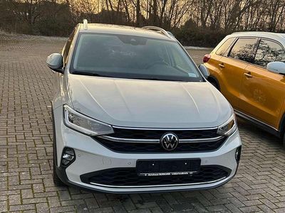 Gebraucht VW Taigo Style 150 PS (110 kW) 2023 Ascotgrau SUV