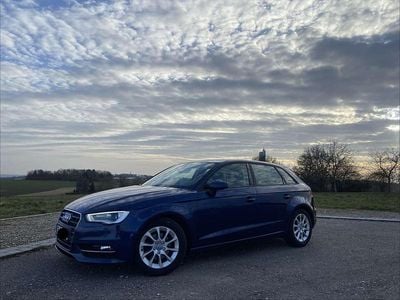 Second-hand Audi A3 Ambiente 125 CP (91 kW) 2015 Albastru Berlinǎ