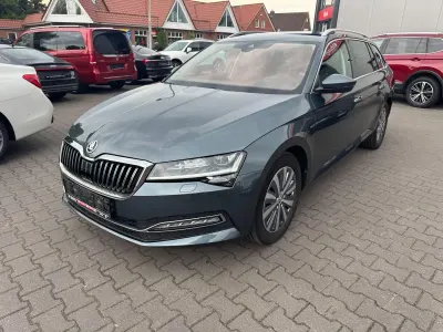Gebraucht Skoda Superb Style 150 PS (110 kW) 2021 Grau Kombi