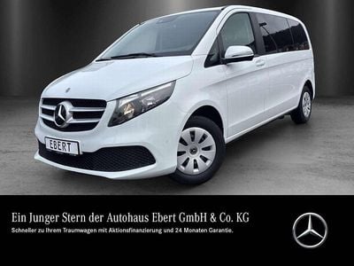 Weiß Gebraucht 2022 Mercedes V220 Van / Kleinbus | 44.880 € (Fairer Preis)