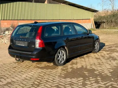 Gebraucht Volvo V50 114 PS (83 kW) 2011 Schwarz Kombi