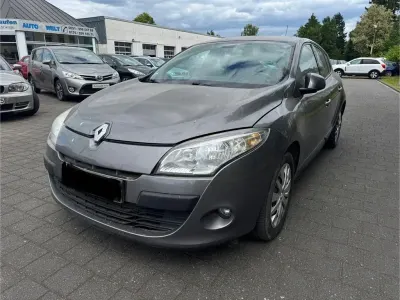 Gebraucht Renault Mégane 131 PS (96 kW) 2010 Grau Limousine