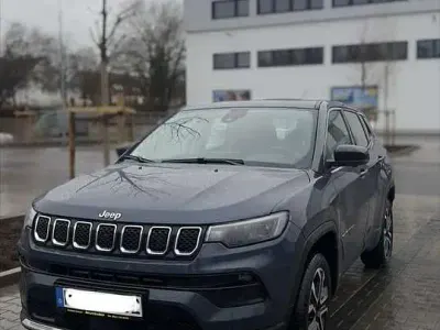 Gebraucht Jeep Compass Altitude 131 PS (96 kW) 2024 Blau SUV