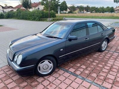 Mercedes E240