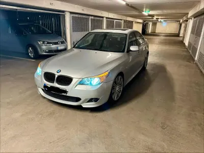 Gebraucht BMW 545 333 PS (244 kW) 2005 Silber Limousine