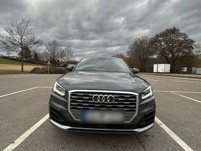 Gebraucht Audi Q2 S-Line 150 PS (110 kW) 2019 Grau SUV