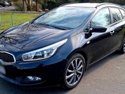 Gebraucht Kia Ceed Sportswagon 135 PS (99 kW) 2014 Schwarz Kombi