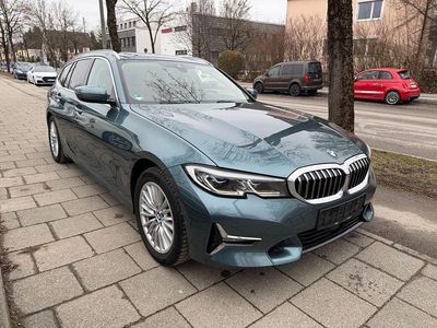 Gebraucht BMW 320 Luxury Line 190 PS (139 kW) 2019 Blau Limousine
