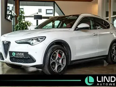 Gebraucht Alfa Romeo Stelvio Lusso 280 PS (205 kW) 2019 Weiß SUV