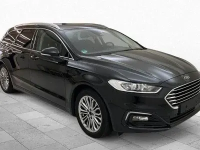 Gebraucht Ford Mondeo Titanium 150 PS (110 kW) 2022 Schwarz Limousine