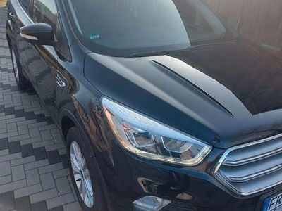 Gebraucht Ford Kuga Titanium 150 PS (110 kW) 2018 Schwarz SUV