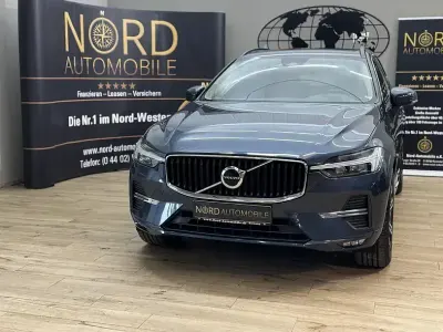 Gebraucht Volvo XC60 Momentum 197 PS (144 kW) 2021 Denim blue metallic (metallic) SUV