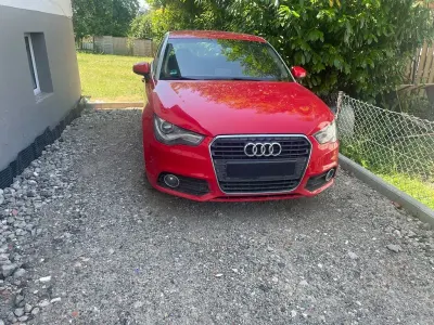 Gebraucht Audi A1 Attraction 105 PS (77 kW) 2011 Rot Kleinwagen