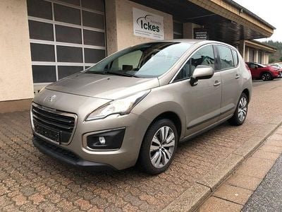 Grau Gebraucht 2015 Peugeot 3008 Active Van / Kleinbus | 10.750 € (Teuer)