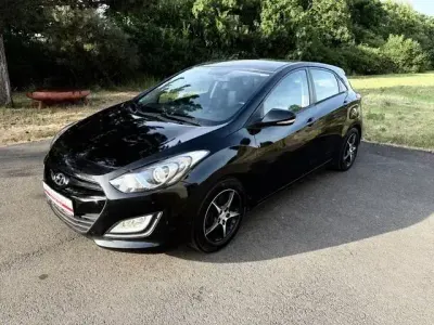 Gebraucht Hyundai i30 Classic 99 PS (72 kW) 2013 Schwarz Limousine