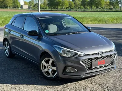 Gebraucht Hyundai i20 YES! 101 PS (74 kW) 2019 Grau Kleinwagen