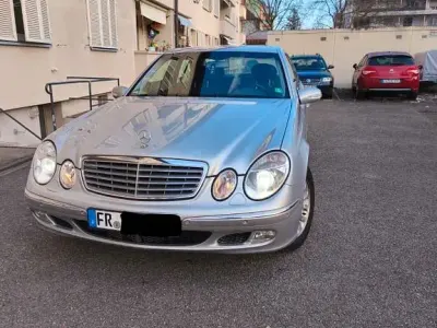 Gebraucht Mercedes E240 Elegance 177 PS (130 kW) 2002 Silber Limousine
