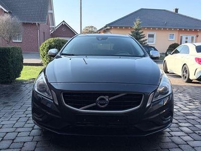 Gebraucht Volvo V60 R-Design 163 PS (119 kW) 2012 Grau Kombi