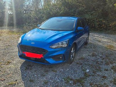 Blau Gebraucht 2020 Ford Focus ST-Line X Limousine | 17.500 € (Fairer Preis)