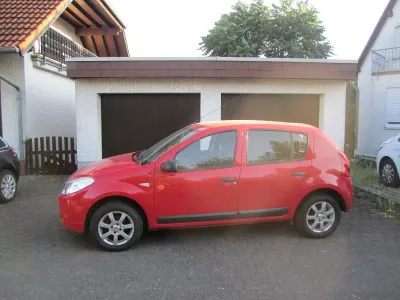 Gebraucht Dacia Sandero Ambiance 75 PS (55 kW) 2010 Rot Limousine