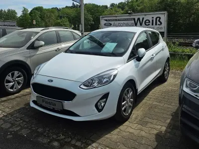 Gebraucht Ford Fiesta Cool & Connect 101 PS (74 kW) 2019 Frostweiß Kleinwagen