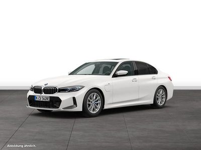 Gebraucht BMW 330e M Sport 292 PS (214 kW) 2025 Weiß Limousine