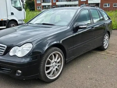 Gebraucht Mercedes C180 143 PS (105 kW) 2006 Blau Kombi