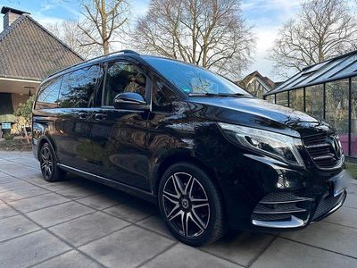 Schwarz Gebraucht 2018 Mercedes V250 AMG Van / Kleinbus | 44.950 € (Fairer Preis)