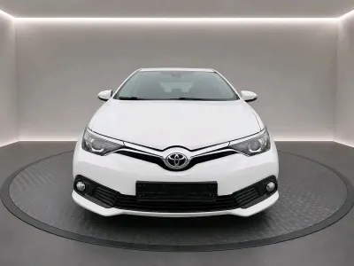 Gebraucht Toyota Auris 116 PS (85 kW) 2018 Weiß Limousine