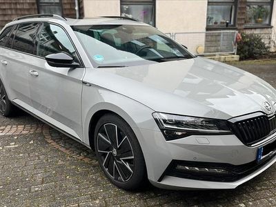 Gebraucht Skoda Superb 200 PS (147 kW) 2023 Grau Kombi