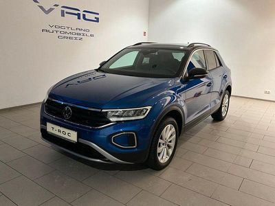 Second-hand VW T-Roc Life 150 CP (110 kW) 2023 Albastru SUV
