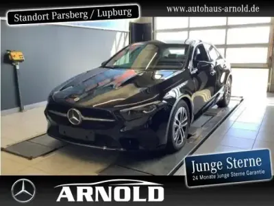 Gebraucht Mercedes A200 Progressive 163 PS (119 kW) 2025 Kosmosschwarz (metallic) Limousine