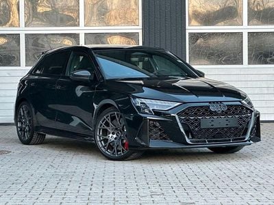 Neu Audi RS3 Sportback Design 400 PS (294 kW) 2026 Schwarz Kleinwagen