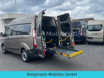 Gebraucht Ford Transit 131 PS (96 kW) 2018 Silber Van / Kleinbus