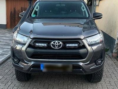 Gebraucht Toyota HiLux 150 PS (110 kW) 2021 Grau Pickup