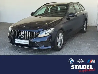 Gebraucht Mercedes C200 150 PS (110 kW) 2018 Blau Limousine