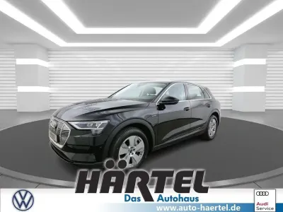 Gebraucht Audi e-tron Comfort 230 kW (313 PS) 2022 Brillantschwarz (black), solid SUV