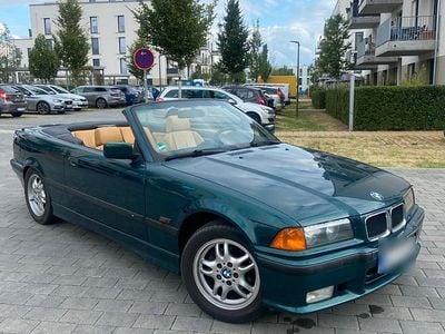 Gebraucht BMW 318 Cabriolet M Sport 118 PS (86 kW) 1996 Grün Cabrio