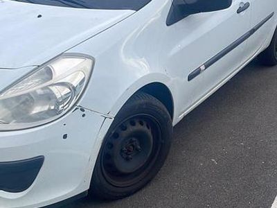 Gebraucht Renault Clio II 73 PS (53 kW) 2007 Weiß Kleinwagen