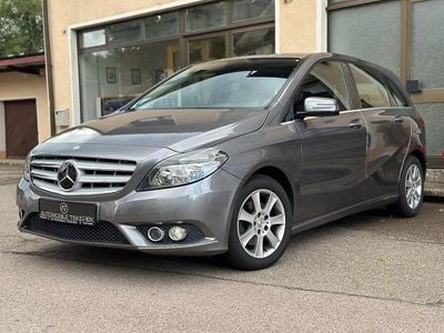 Gebraucht Mercedes B200 156 PS (114 kW) 2013 Grau Van / Kleinbus