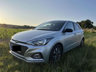 Gebraucht Hyundai i20 Active 101 PS (74 kW) 2020 Silber Kleinwagen