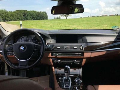 Grau Gebraucht 2012 BMW 525 Comfort Edition Kombi | 11.900 € (Fairer Preis)