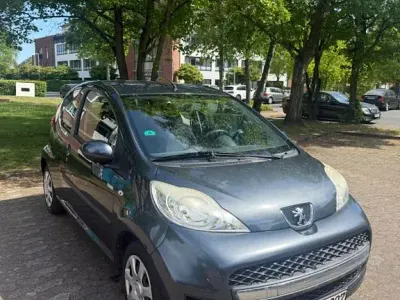 Gebraucht Peugeot 107 Filou 68 PS (50 kW) 2012 Grau Kleinwagen
