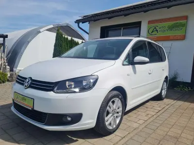 Gebraucht VW Touran Comfortline 105 PS (77 kW) 2014 Pure white Van / Kleinbus