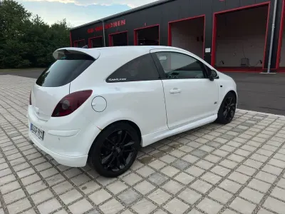 Gebraucht Opel Corsa Color Edition 87 PS (63 kW) 2010 Weiß Kleinwagen