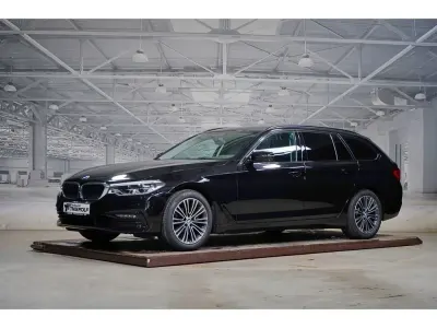 Gebraucht BMW 520 Sport Line 184 PS (135 kW) 2019 Schwarz Kombi