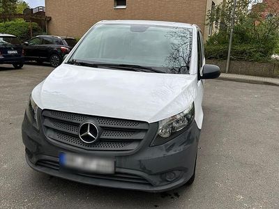 Usado Mercedes Vito 114 HP (83 kW) 2017 Branco Van