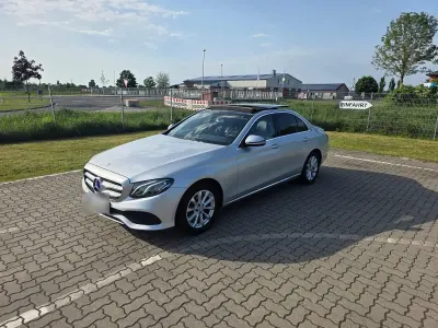Gebraucht Mercedes E220 194 PS (142 kW) 2017 Silber Limousine