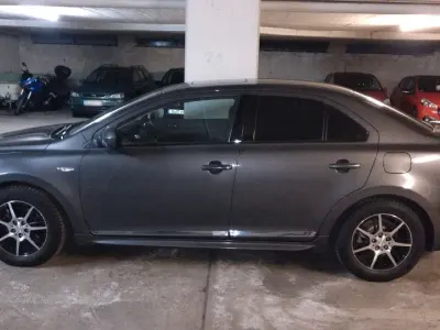 Usado Suzuki Kizashi Sport 178 HP (130 kW) 2011 Cinzento Sedan