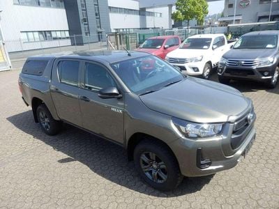 Usata Toyota HiLux Cool 150 CV (110 kW) 2023 Marrone Pick-up